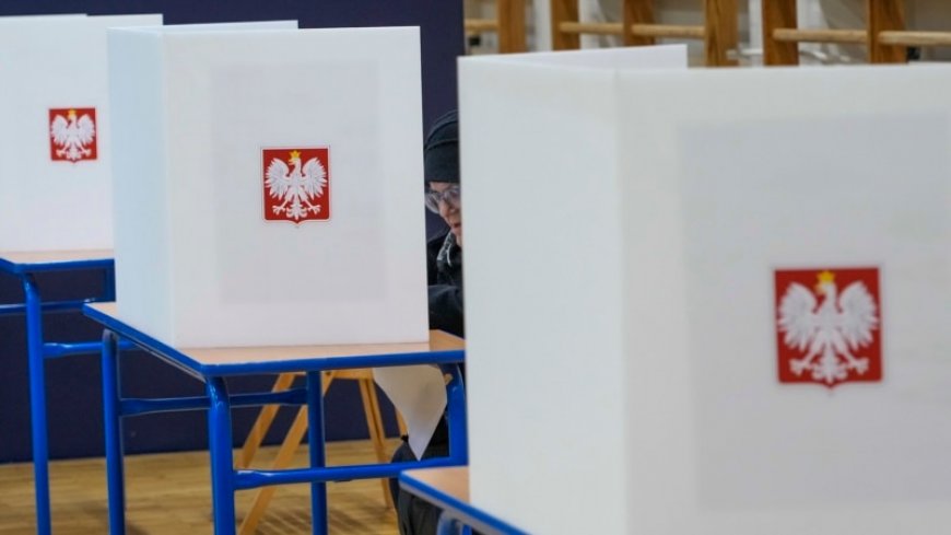 Польша оппозициясы сайлауда жеңгенін хабарлады