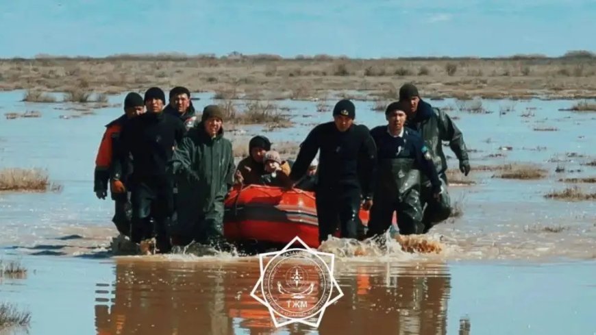 Құлсарыда су астында қалған үйін көруге кеткен әкесі мен ұлы іздестіріліп жатыр