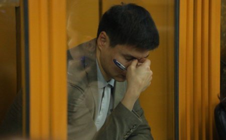 «Мені не үшін 4 жылға соттадыңыз?»: Байжанов сот залында үкіммен келіспейтінін айтты