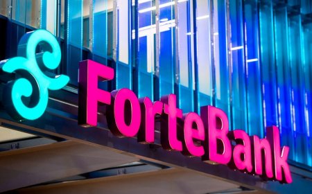 «Forte bank» орыстандыру саясатын жасап жатыр»: банктың экс-қызметкері мәлімдеме жасады (ВИДЕО)