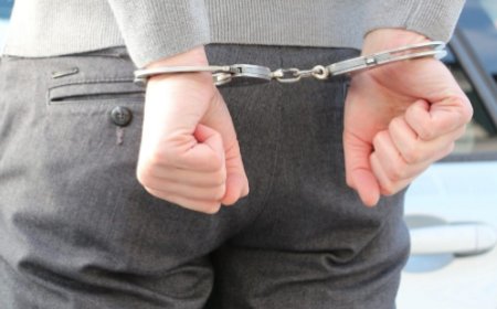 Ақтауда оқушы қызды зорламақ болған күзетші қамауға алынды