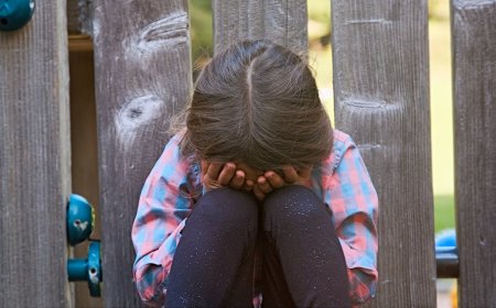 Жамбылда 12 жастағы қызды әкесінің інілері алты жыл бойы зорлаған