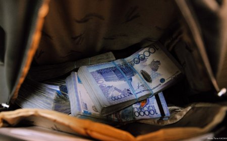 Оралда қалалық соттың төрағасы пара алып жатқан жерінен ұсталғаны туралы ақпарат тарады