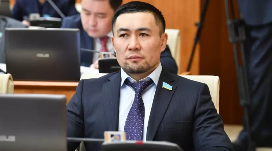 «Бізді ақшамен арбады»: Депутат Ардақ Назаров қай қылмыстық топ қатарларына шақырғанын айтты