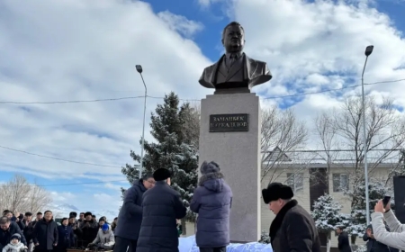 В Кегене состоялось открытие бюста Заманбека Нуркадилова