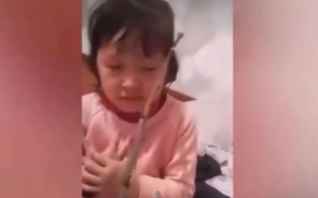 «Қолың сынғыр»: өз әкесі туған қызын шыбықпен ұрған видео жұрттың ашуын туғызды