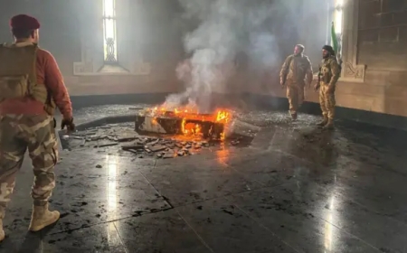 Сирия: көтерілісшілер Башар Асадтың әкесінің қабірін өртеп жіберді