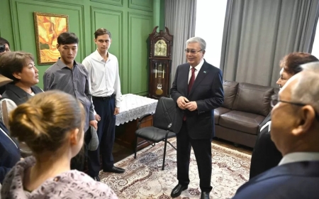 Мемлекет басшысы Кемел Тоқаев атындағы орта мектепке барды