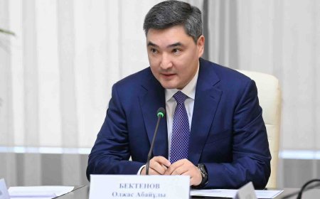 "Вам предстоит тяжелый разговор с женой": Бектенов пошутил над министром