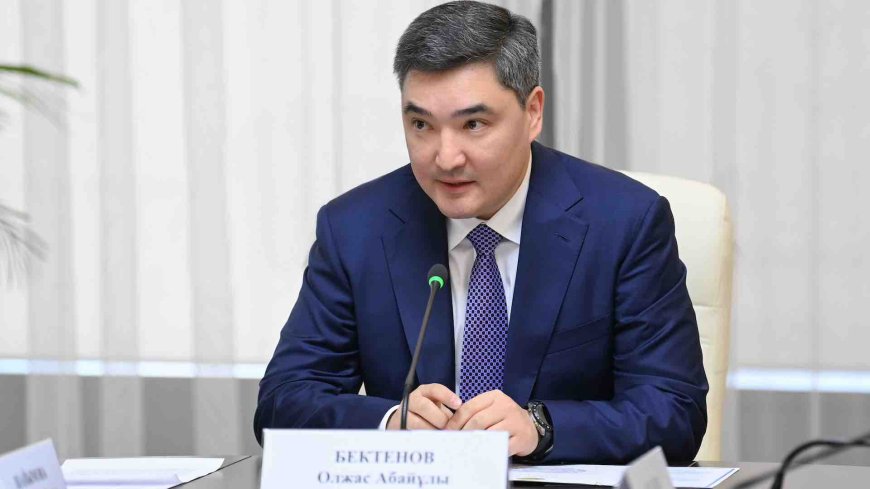 "Вам предстоит тяжелый разговор с женой": Бектенов пошутил над министром