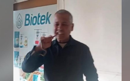 Ауылда ер адам жыланды тірідей жеп қойды