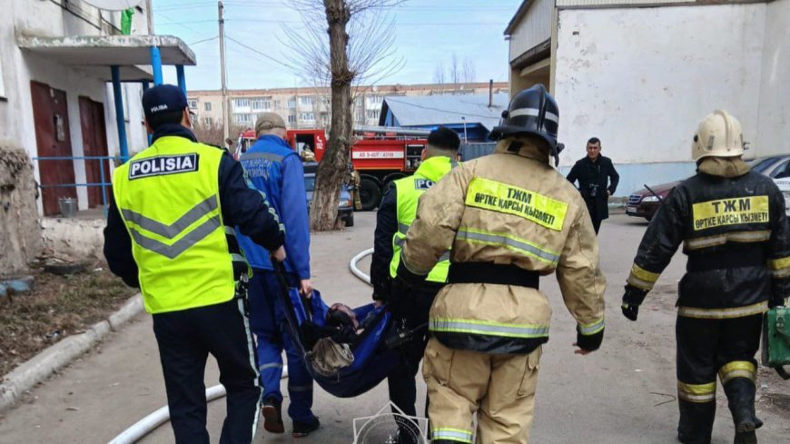Пожар в Кокшетау: мужчину спасли без сознания, эвакуировано 41 человек