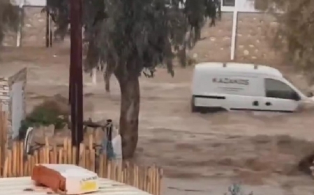 Наводнение на острове Парос: греческий курорт ушёл под воду после мощного шторма