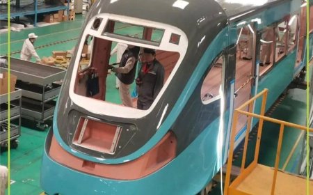 Как идёт сборка вагонов LRT