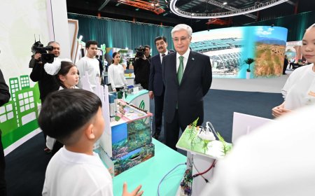 Президент «Таза Қазақстан» экофестиваліне арналған көрмені тамашалады