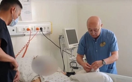 «Саусақтарын қайта тігіп бердік»: Күйеуі балталап тастаған әйелдің жағдайы белгілі болды