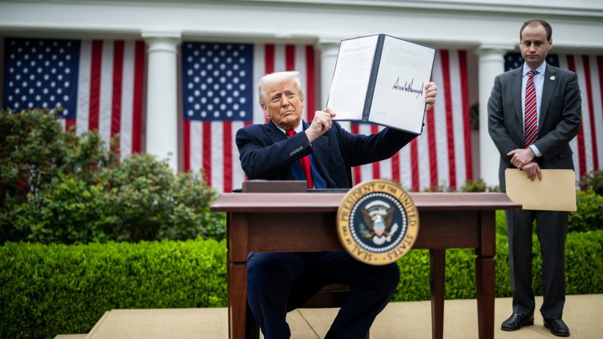 Трамп вводит 27% пошлину для Казахстана, ссылаясь на "несправедливые" тарифы в 54%