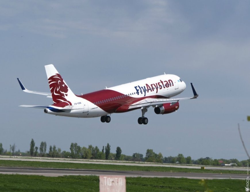 Дебош на борту Fly Arystan: пассажир не смог оспорить приговор за насилие и “бомбу”