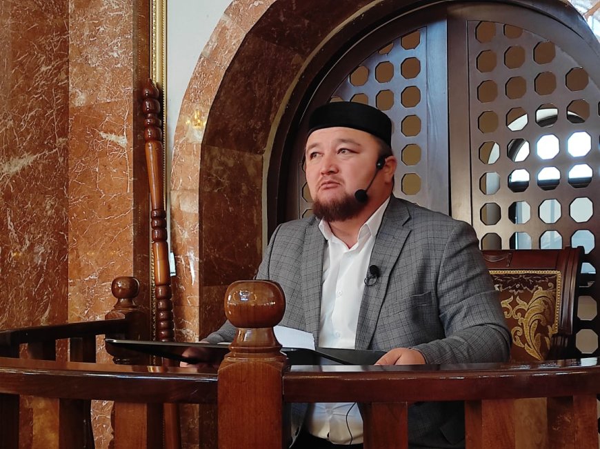 «Орамалға алданып қалма. Хиджабтың астында шайтан жасырынып жатады»: Исламтанушы тосын пікір білдірді