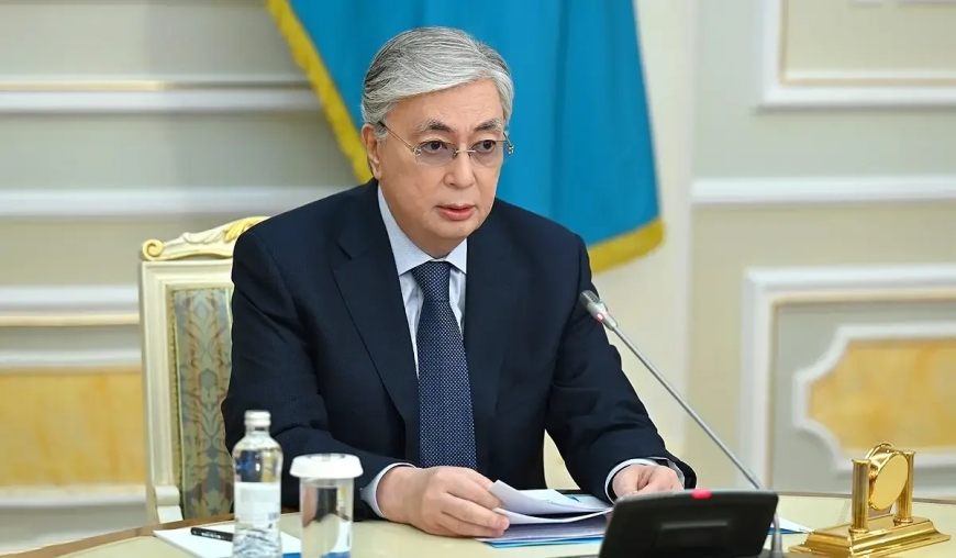 «Академик холдингті әбден тонап, балаларымен бірге мұхиттың ар жағына қашып кеткен» – Тоқаев