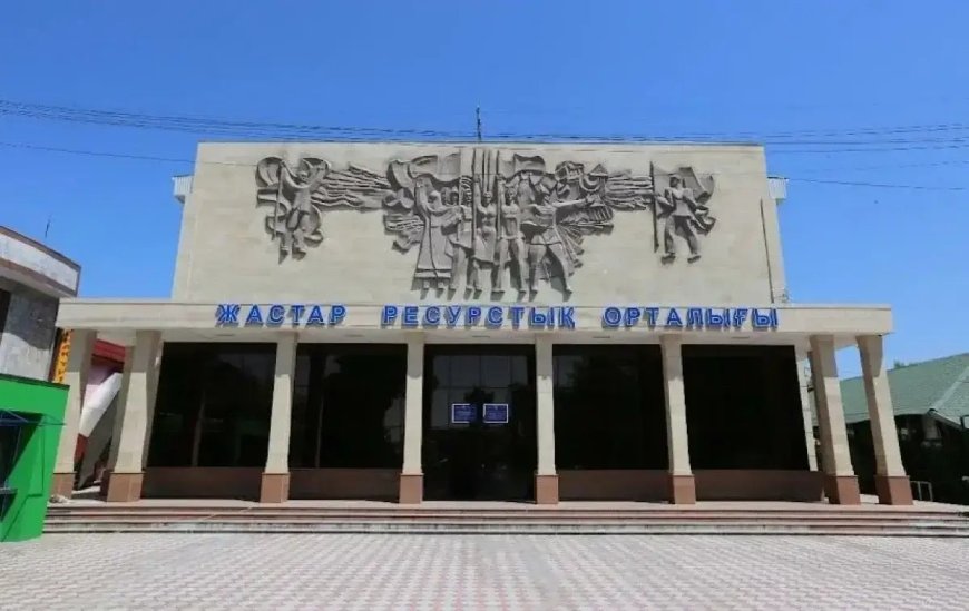 "Не лайкнул – получил выговор": в шымкентском центре сотрудников наказывают за пассивность в соцсетях