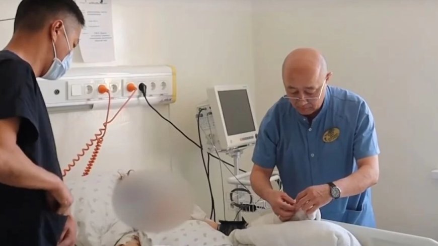 «Намаз оқиды»: Әйелін балталап тастаған мұғалімді әріптестері ақтап отыр