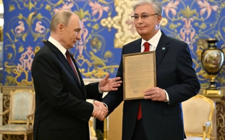Кеңес Одағының Батыры: Путин Тоқаевқа марапат тапсырды