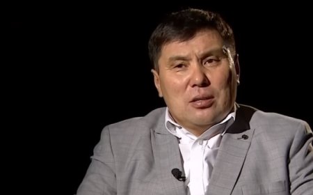 «Мен шаршадым»: Омар Жәлел эфирде жылап қалды (ВИДЕО)