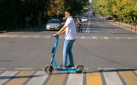 Полиция займётся более строгим контролем за безопасностью движения на самокатах и велосипедах летом