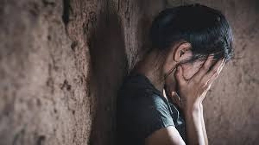 «Құрбысы ес-түссіз қызымды жігіттердің ортасына тастап кеткен»: Қызын 5 жігіт зорлаған әке әділдік іздейді