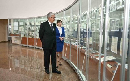 Президент Токаев осмотрел музей "АЛЖИР"
