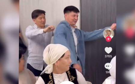 Сәкен Майғазиев құдасының иығына шапан емес, джинс жапты