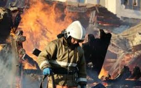 Құтқарушылар жанып жатқан үйден 30 адамды эвакуациялады