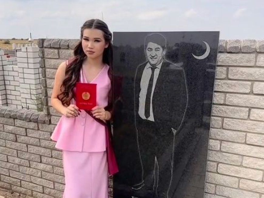 Мектеп бітірген қыз әкесінің басына барып, қызыл аттестатын көрсетті
