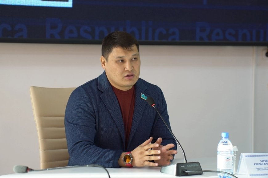 «Асфальтта дұға оқып жатты»: Руслан Берденовке жасалған қастандыққа қатысты куәгерлер сотта жауап берді