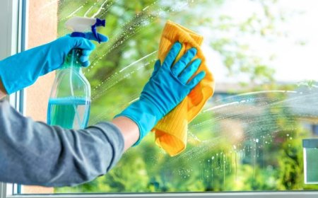 Өскеменде терезе жуамын деп бесінші қабаттан құлаған әже көз жұмды