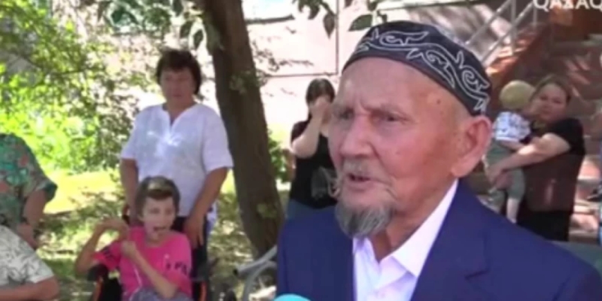 Павлодарлық қария қажылыққа жинаған ақшасын сырқат балаларға таратты