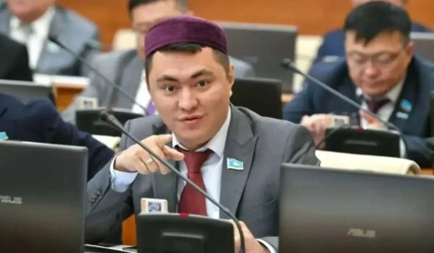 «Тест сұрақтарын сатты»: депутат Дәулет Мұқаевтың басы дауға қалды