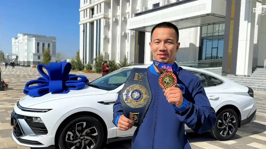 Әлем чемпионы Айдос Сұлтанғалиға пәтер мен көлік сыйға берілді