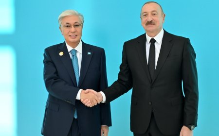 Қасым-Жомарт Тоқаевты Әзербайжан Президенті Ильхам Әлиев қарсы алды