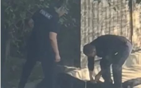 «Қалтама салғаны анық көрінеді»: Полицияның күдіктінің қалтасына есірткі салғаны рас болып шықты
