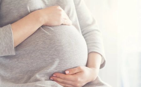 «Толғақ қысып отырғанын ешкім  білмеген»: Ақтөбеде 9 сынып оқушысы сабақ үстінде босанды