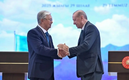 Тоқаев Түркия президенті мен халқын ұлттық мейраммен құттықтады