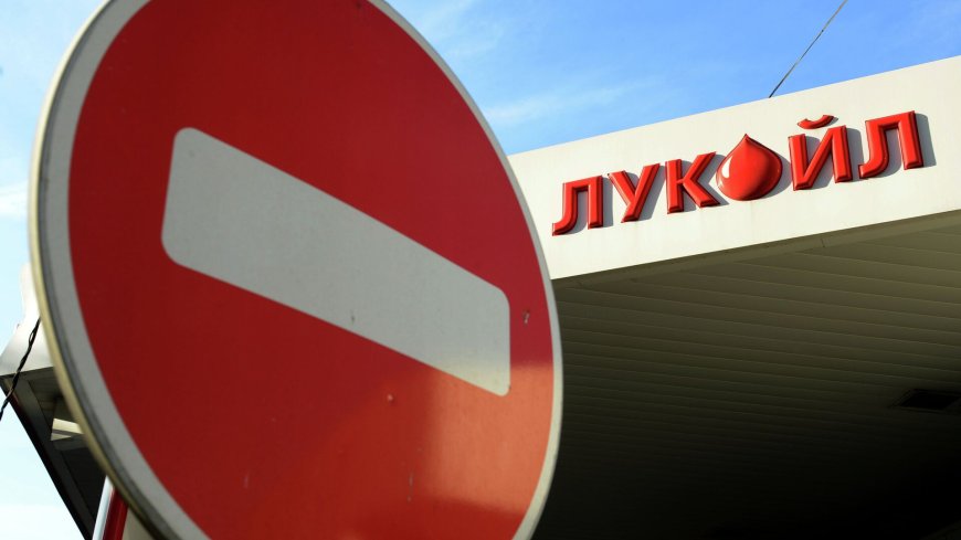 АҚШ санкциясына ілінген Лукойл шетелдегі активтерін сататын болды