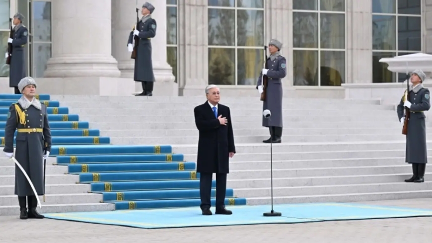 Президент Мемлекеттік ту көтеру рәсіміне қатысты (ФОТО)