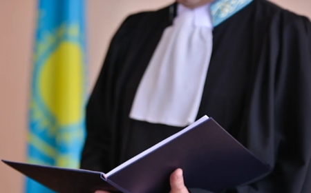 Тоқаев сот жүйесін тазартты: Пара алған және алаяқтық жасаған судьялар қызметінен босатылды