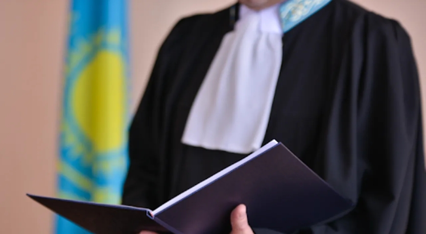 Тоқаев сот жүйесін тазартты: Пара алған және алаяқтық жасаған судьялар қызметінен босатылды