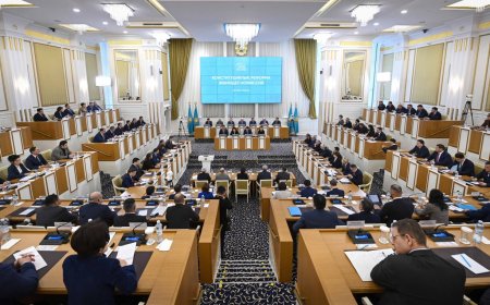 Конституциялық комиссияның екінші отырысында «Құрылтай», «Халық кеңесі» бөлімдері талқыланды