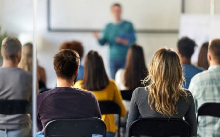 «Түкірігін ішкізеді»: депутат адамды қорлайтын тренингтерді тоқтатуды талап етті