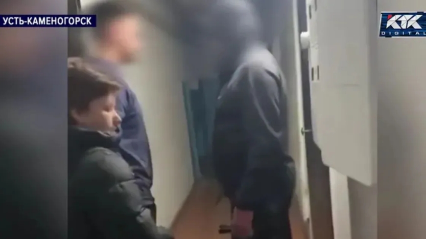 Өскемен тұрғыны бесінші қабаттан итін лақтырып жіберген